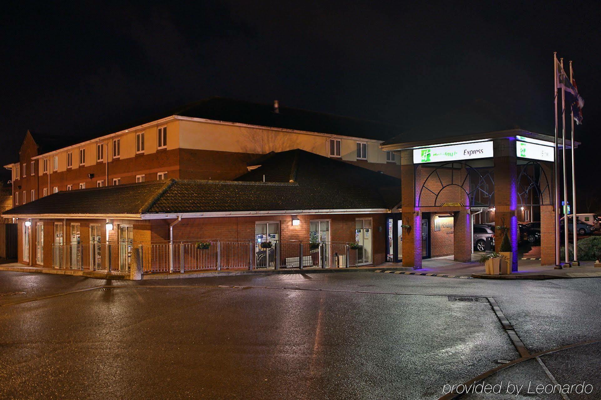 Holiday Inn Express Gloucester - South, An Ihg Hotel Exterior foto